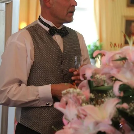 Hotel Toeyrylae Manor 4*