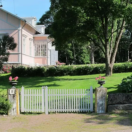 Hotel Toeyrylae Manor