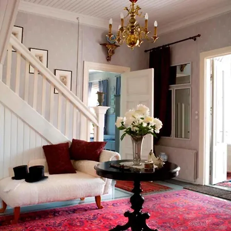 Toeyrylae Manor Artjarvi