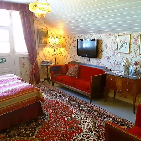 Toeyrylae Manor Artjarvi
