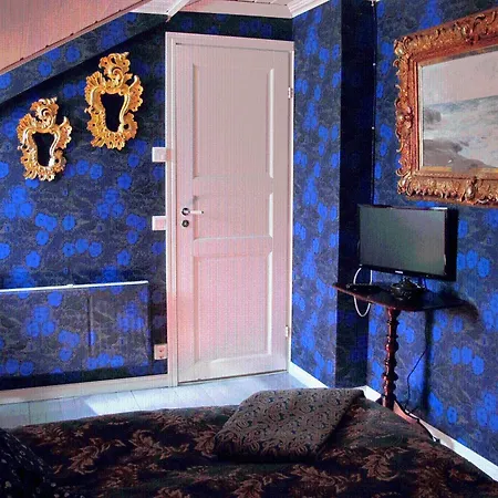 Hotel Toeyrylae Manor 4*