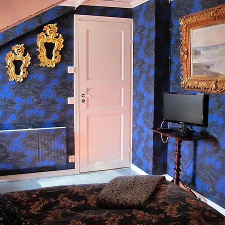 Hotel Toeyrylae Manor 4*