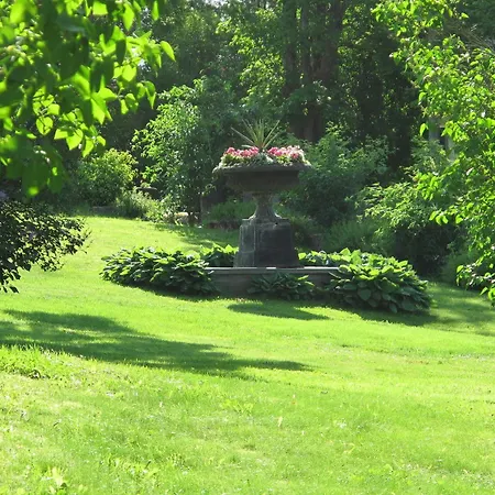 Toeyrylae Manor Artjarvi
