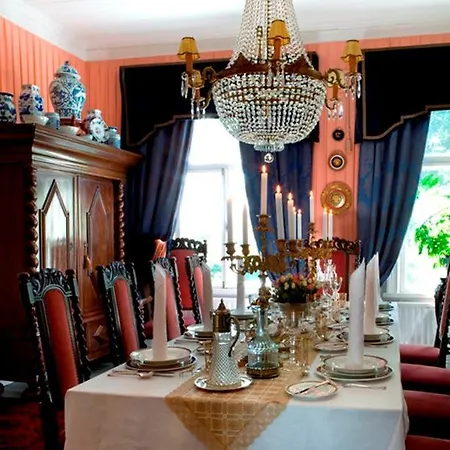 Toeyrylae Manor