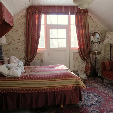 Toeyrylae Manor Hotel
