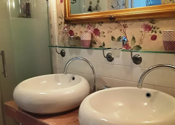 Hotel Toeyrylae Manor