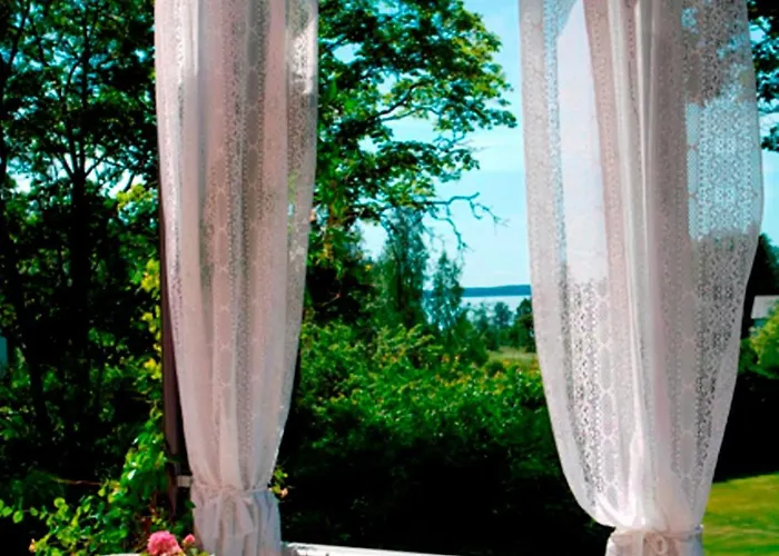 Hotell Toeyrylae Manor Artjärvi