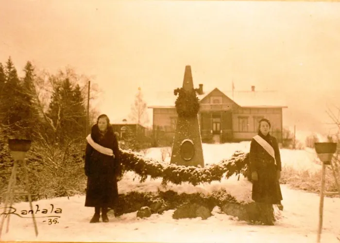 Toeyrylae Manor Hotell 4*