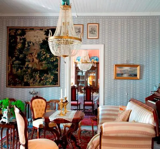 Toeyrylae Manor Hotell