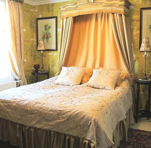 Hotel Toeyrylae Manor 4*